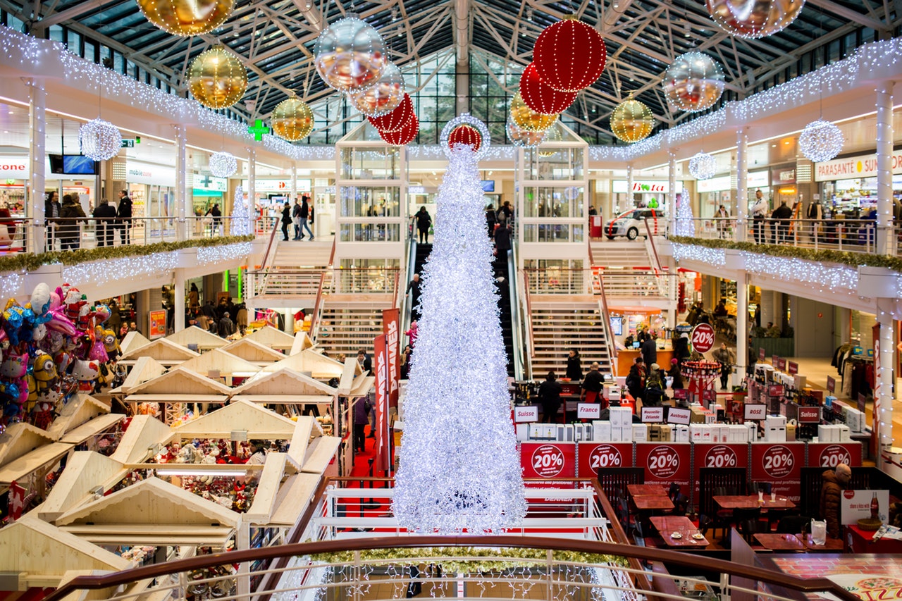 chistmas-shopping-med.jpeg